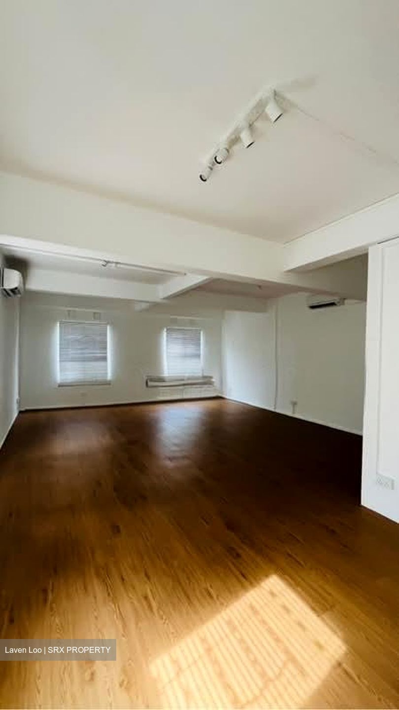 Macpherson Road (D13), Office #562736561
